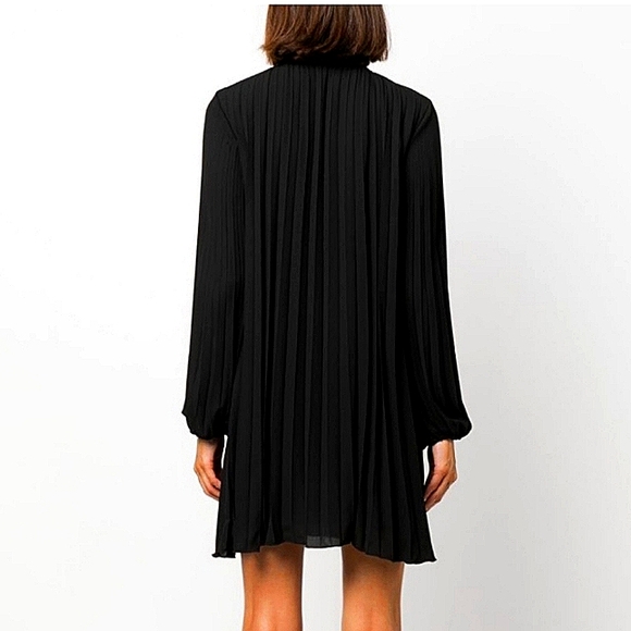 MOGG BLACK CREPE LATCH HOOK  MINI PLEATED FLAIR DRESS NWOT SIZE M/L - Picture 3 of 6